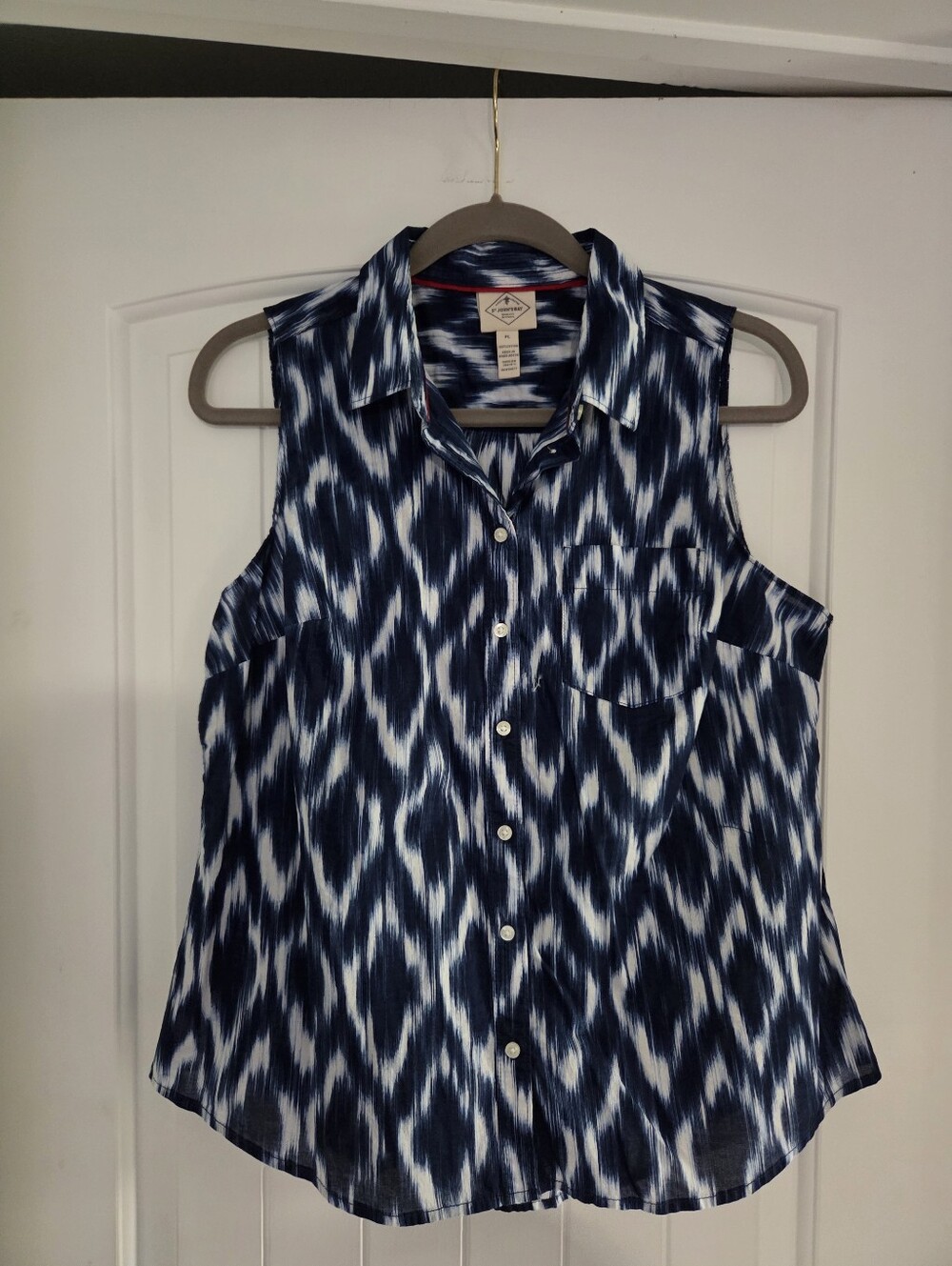St. John's Bay Navy Blue White Ikat Sleeveless Button Down Shirt PL